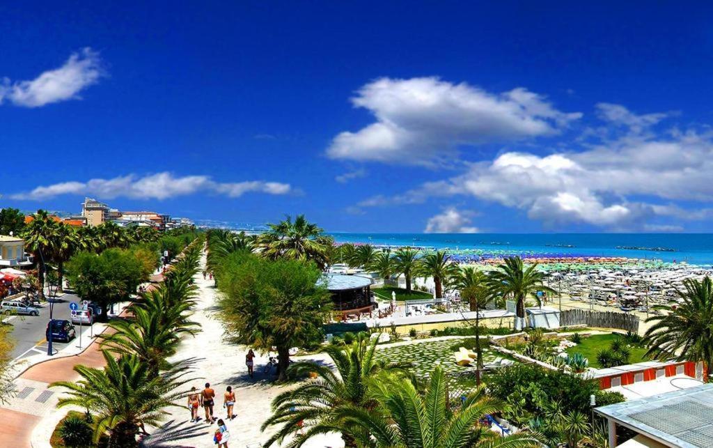 Hotel Royal San Benedetto del Tronto Exterior photo